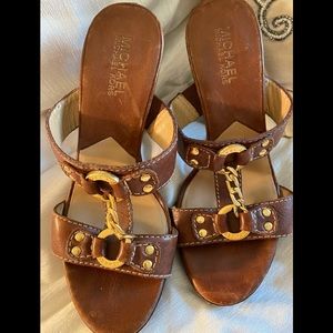 Michael Kors platform sandals w/Gold hardware